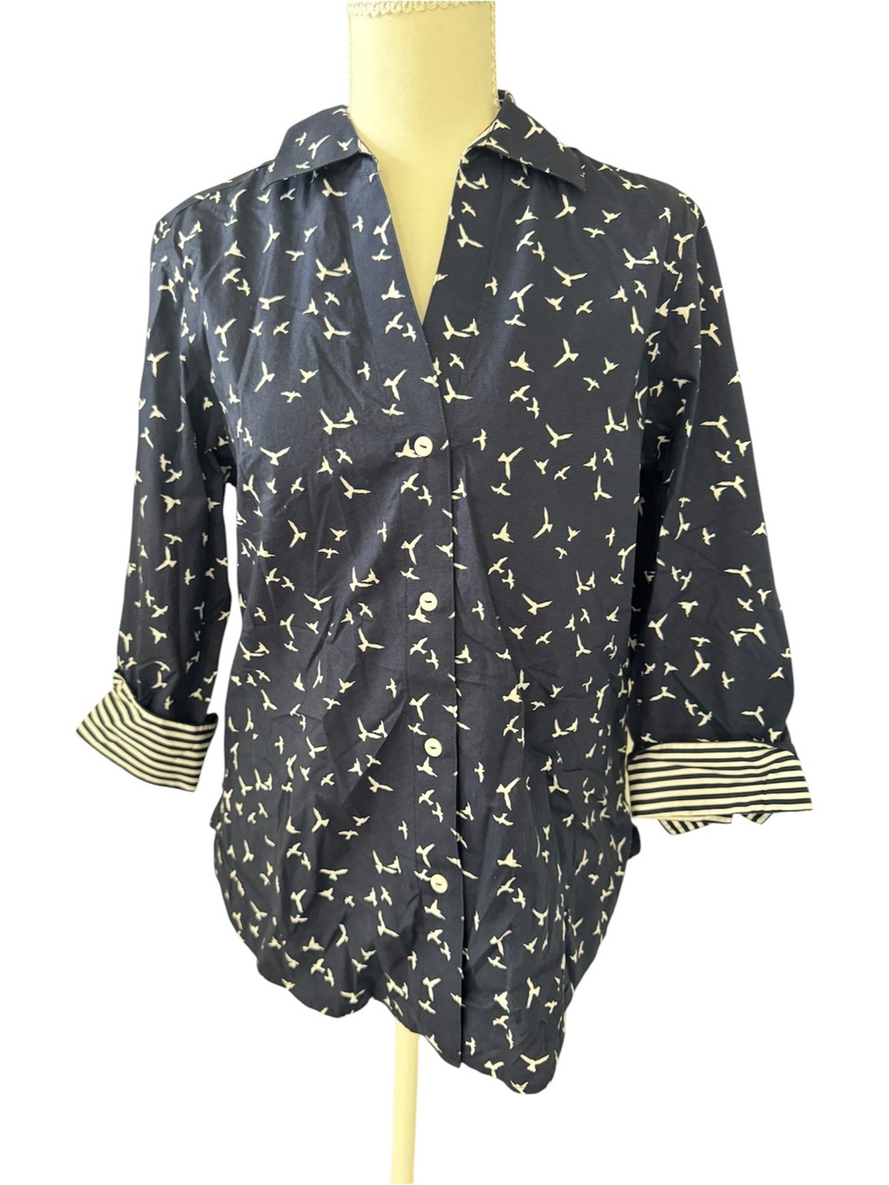 Foxcroft NYC Easy Care Bird Print Button Down Shirt Navy Striped Cuffs Small Sโ